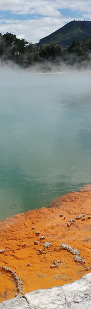 Brodelnde Hexenküche im Inselinneren